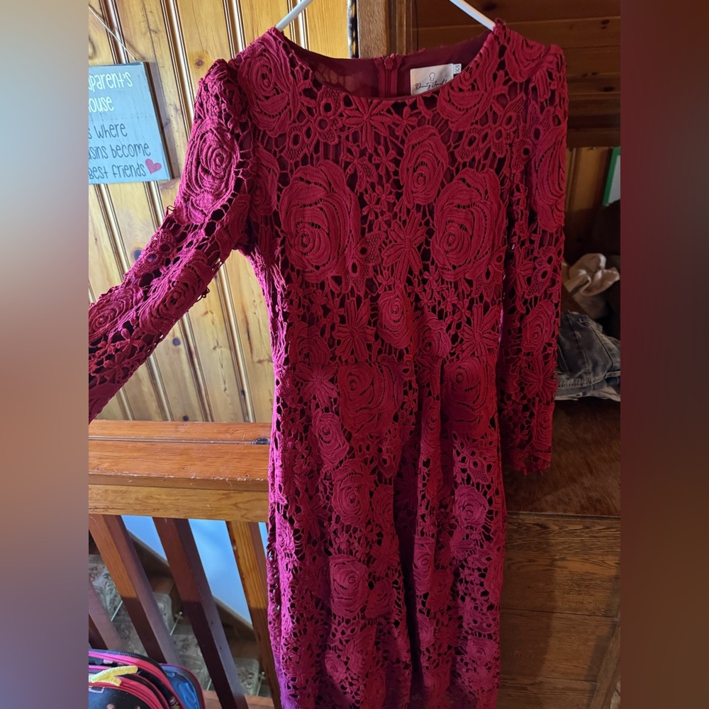 Dainty Jewell’s red lace dress size XS